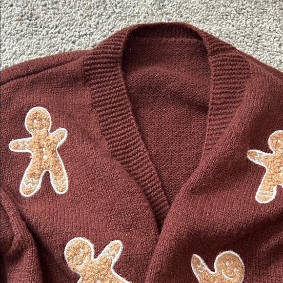 Christmas Gingerbread Patterned Croppd Sweater - Picture 4 of 4
